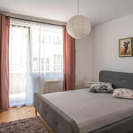 Apartman Designed In With Parking