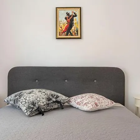 Designed In With Parking Apartament Sofia